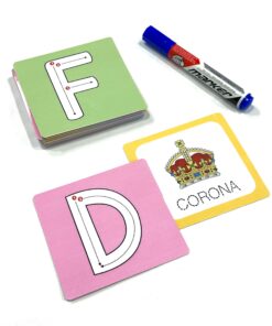 Conjunto de tarjetas borrables sobre fondo blanco mostrando las letras F y D con guias de trazo, la palabra corona ilustrada y un marcador borrable.