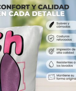 Infografía detallada sobre un borde de un almohadón de stitch que destaca características como suavidad, costuras reforzadas e impresión resistente a los lavados.