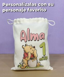 Bolsita personalizada de Winnie Pooh con el texto promocional Personalízalas con su personaje favorito.