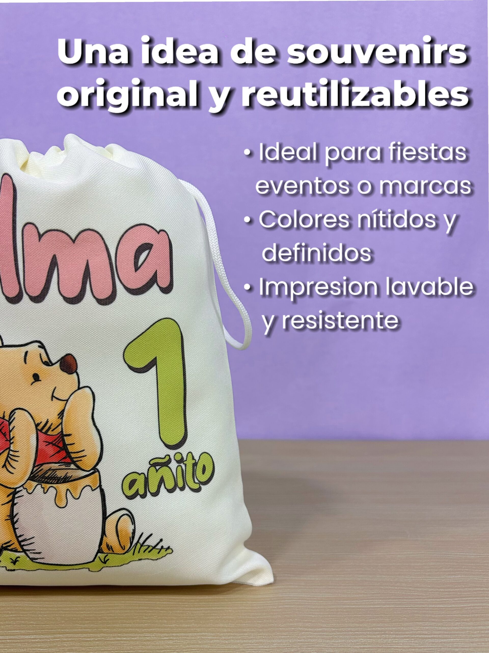 Detalle de bolsita de tela reutilizable con lista de características como colores nítidos e impresión lavable y resistente.