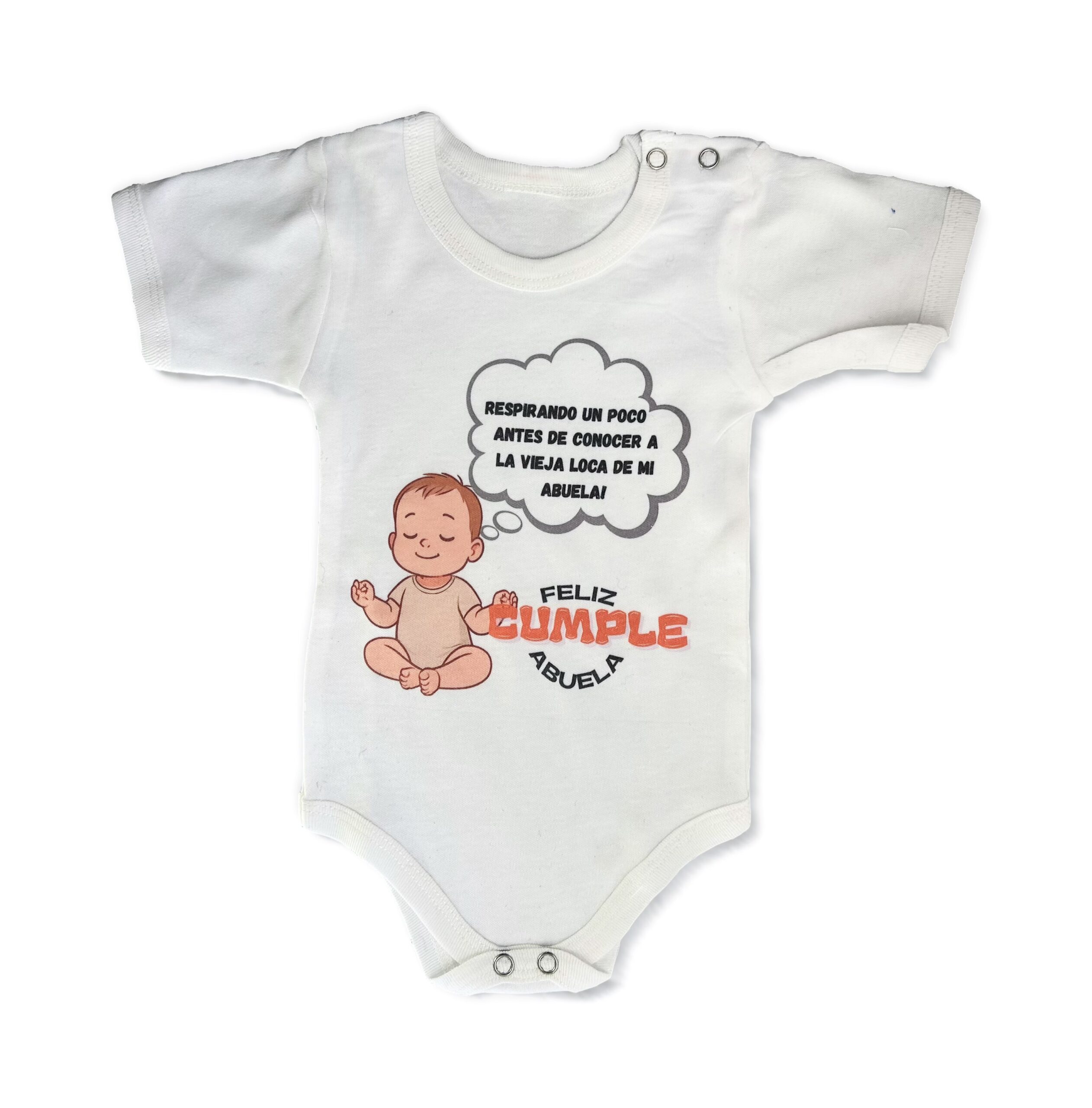 Body blanco para bebé personalizado con la frase Feliz Cumple Abuela e ilustración de bebé haciendo yoga.