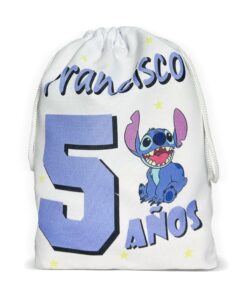 Bolsita blanca de tela con ilustración del personaje Stitch, el nombre Francisco y el número 5 años.